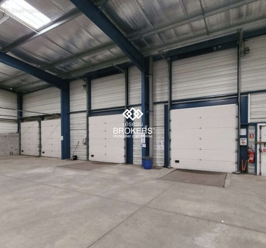 Commerce à SAINT-THIBERY