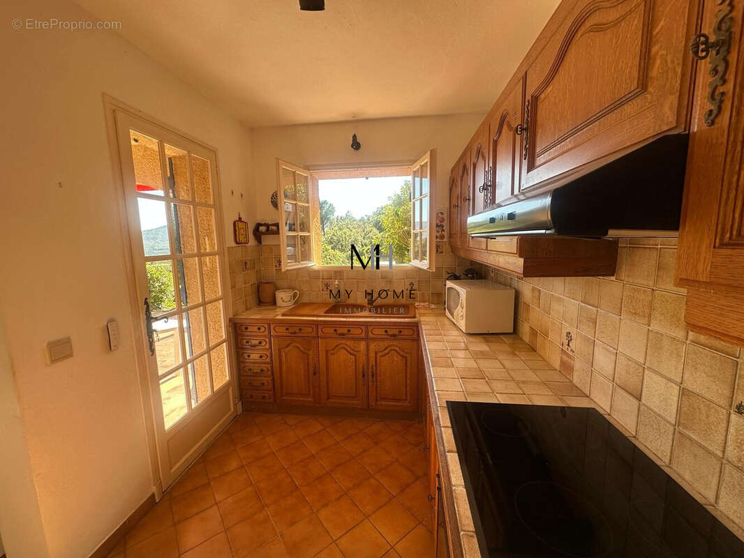 Maison à PLAN-DE-LA-TOUR