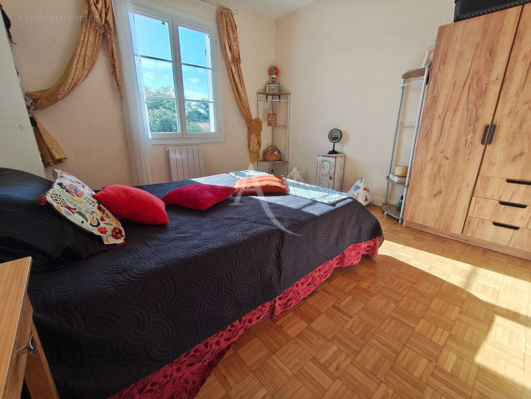 Maison à FONTCOUVERTE