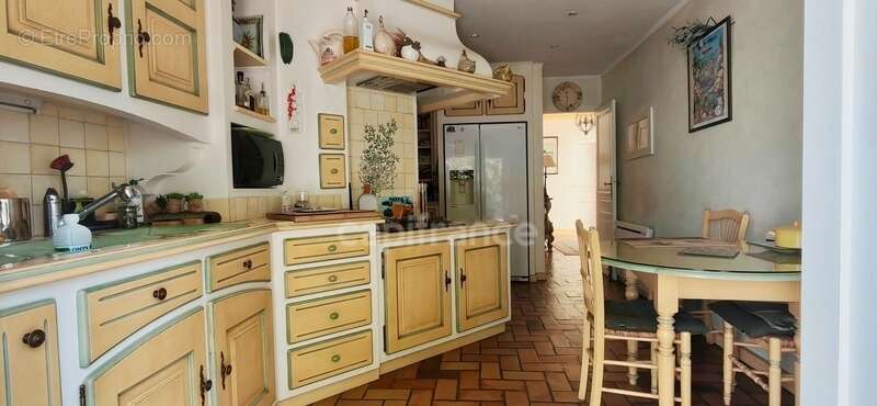 Maison à FONTVIEILLE