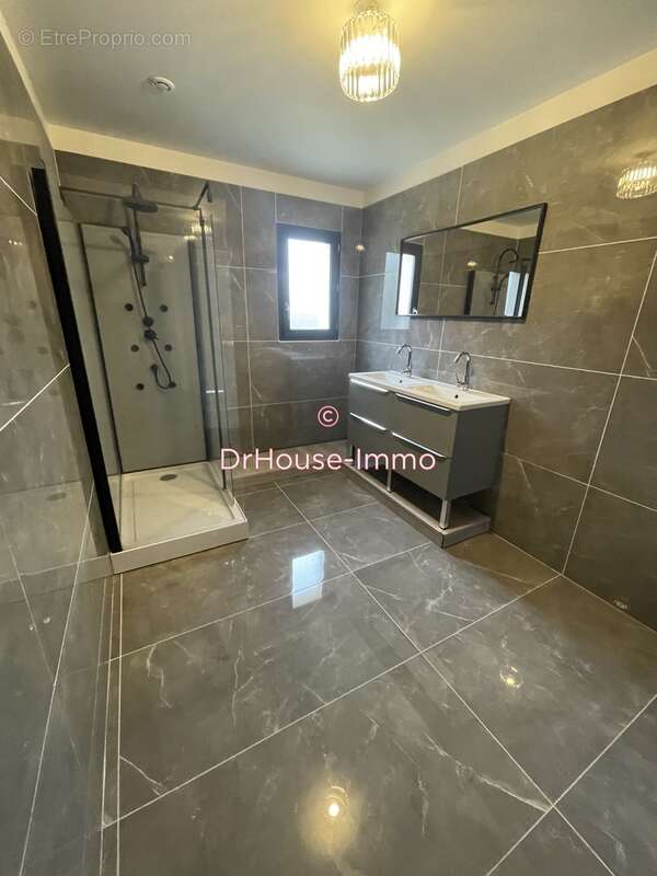 Maison à MEHUN-SUR-YEVRE