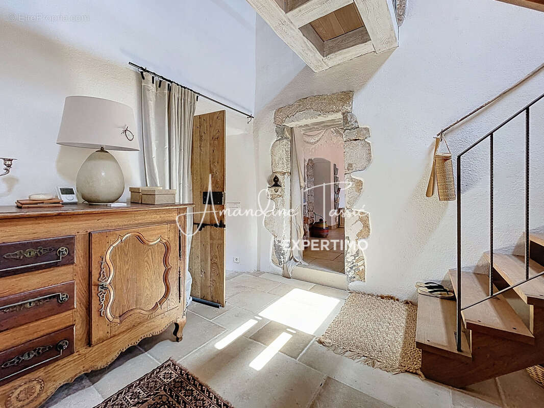 À vendre   Ancien prieuré du XIVe siècle entièrement rénové   Larzac, charme et autonomie - photo 6