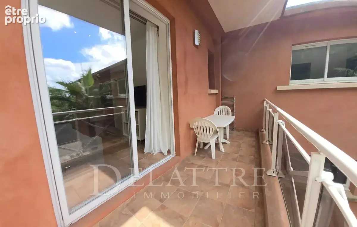 Grasse – Joli studio d’angle avec balcon et 2 places de parking - photo 4