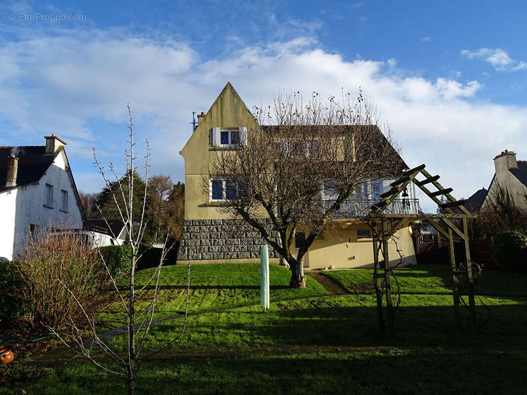 Maison à MAEL-CARHAIX