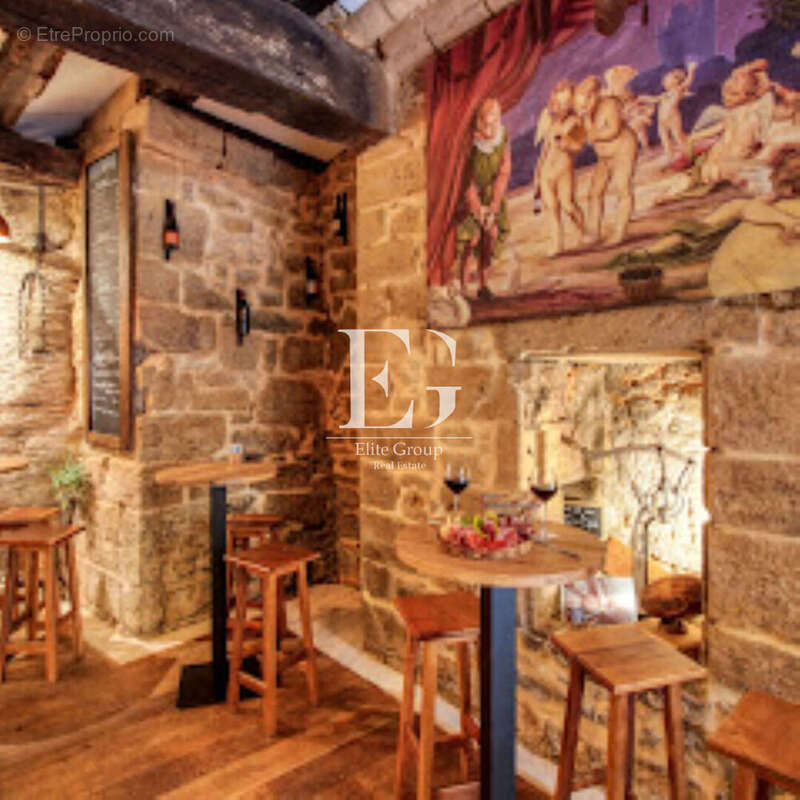 Commerce à SARLAT-LA-CANEDA