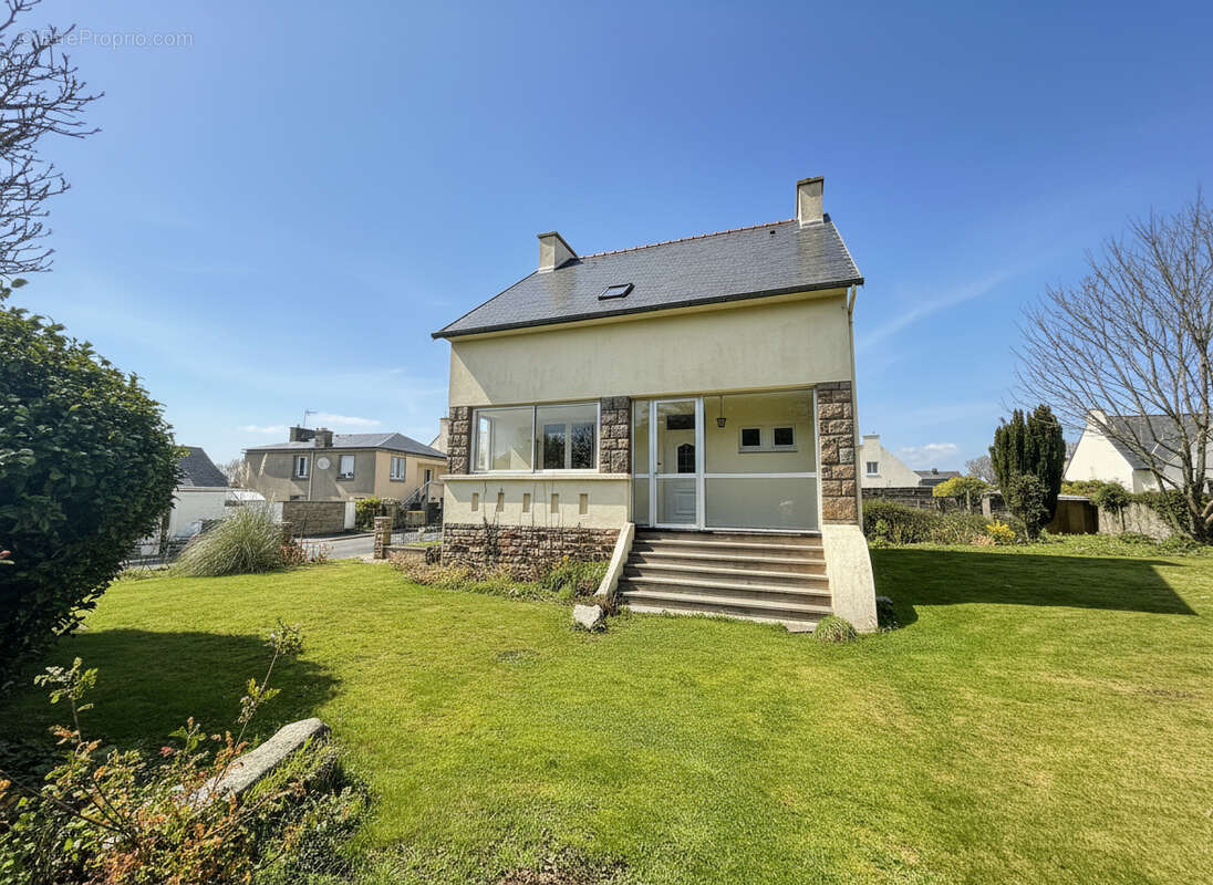 Maison à BOURG-BLANC