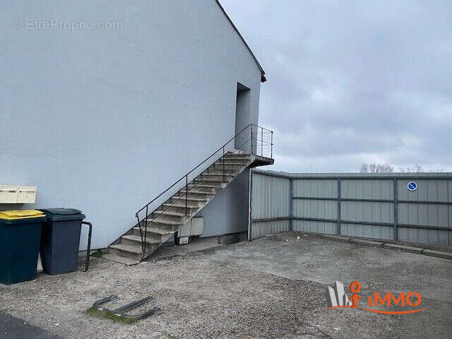 Appartement 210 m² à Saint-Etienne  - photo 3