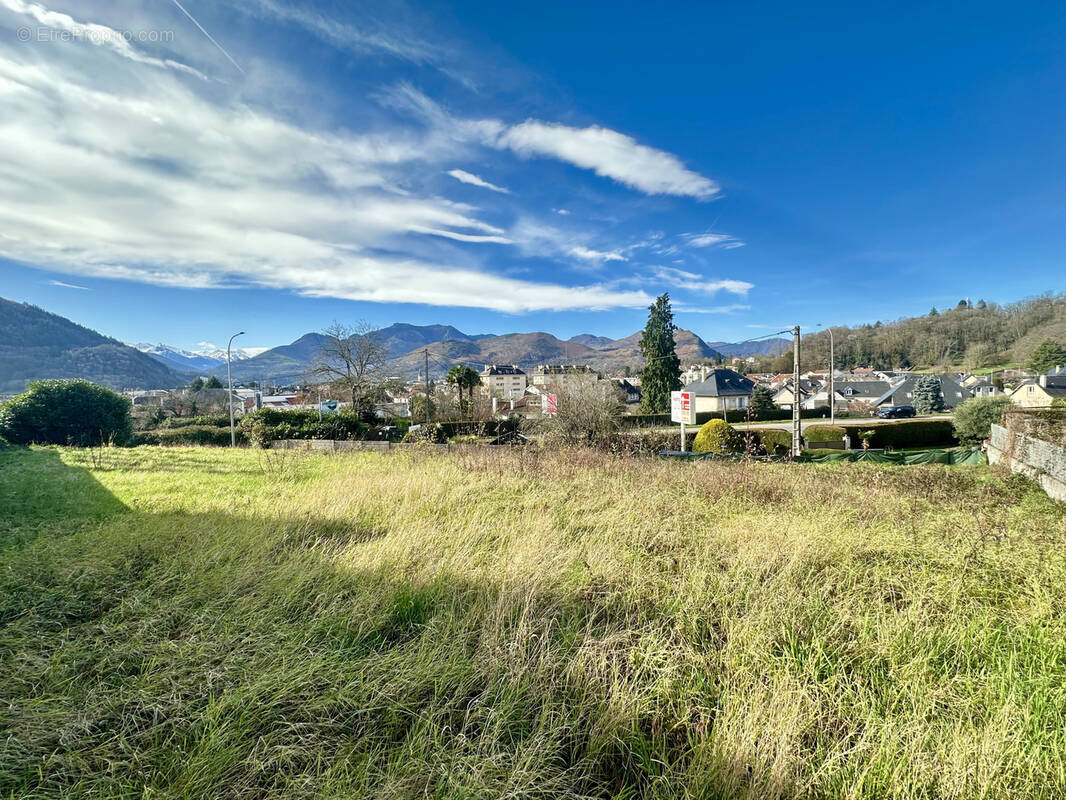 Terrain à LOURDES