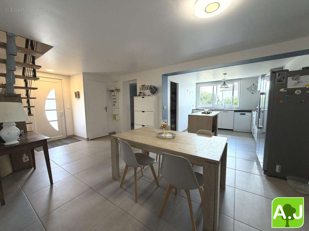 Maison 135 m² à Illiers-L'eveque  - photo 3