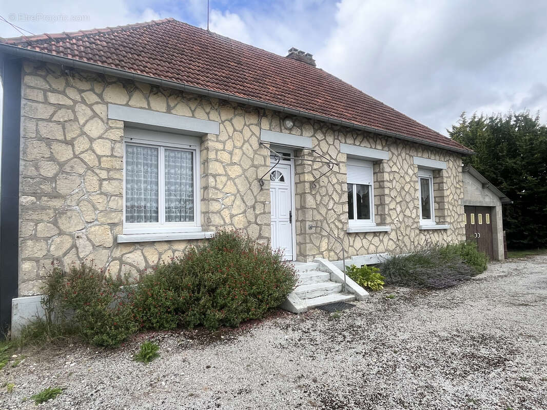 Maison de campagne avec terrain proche des usines du courval - photo 2