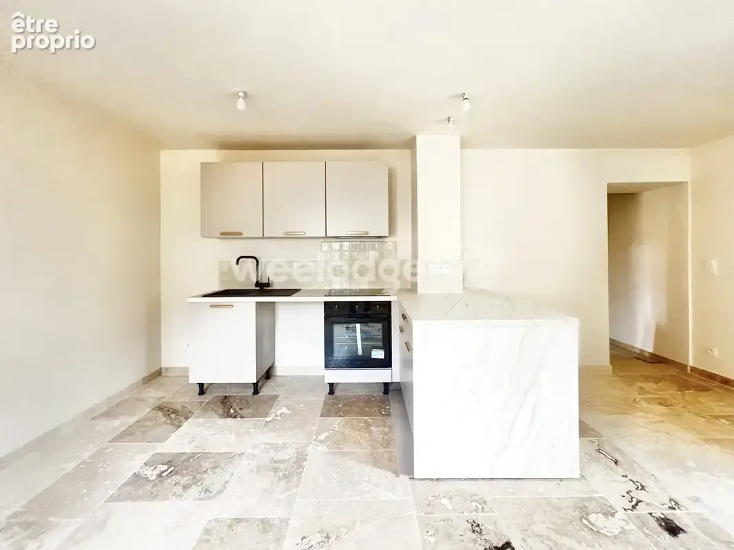 Appartement 3 pièces 70 m² à vendre à Remoulins (30210) - photo 2