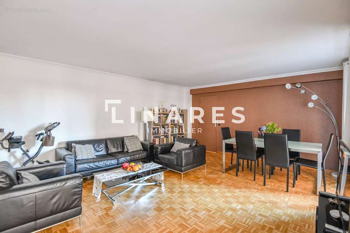 Appartement à MARSEILLE-4E