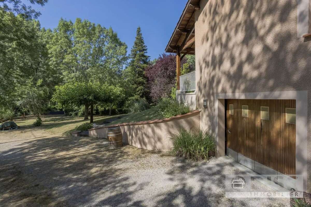 Maison de plain-pied avec vue, jardin et grand garage à 2 km de Saint-Antonin-Noble-Val. - photo 19