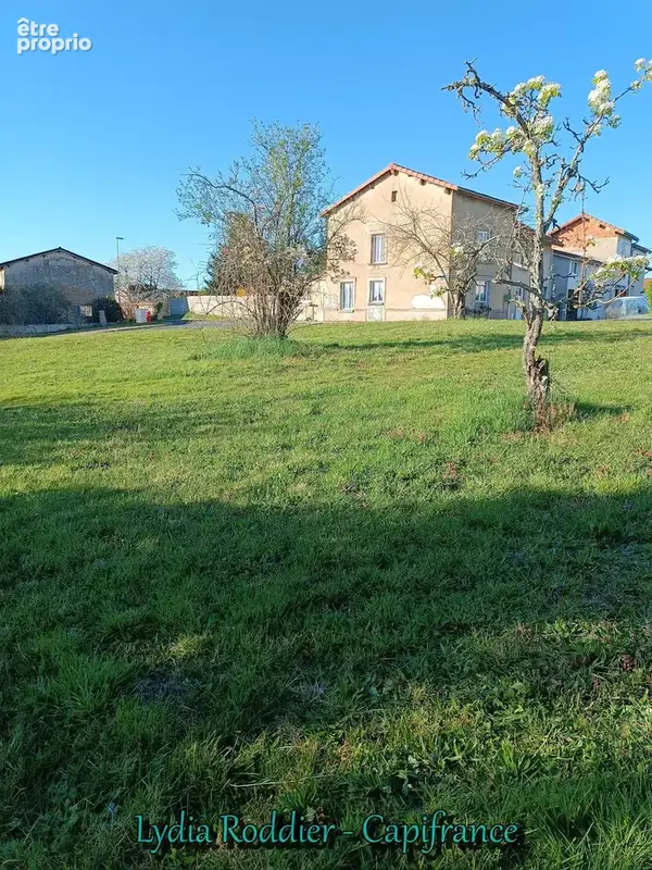 Terrain - 934 m2 - RARE sur PUY GUILLAUME (63290) - photo 5