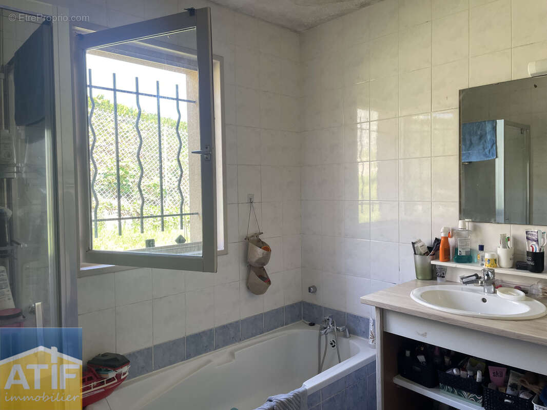 Maison à NOIRETABLE