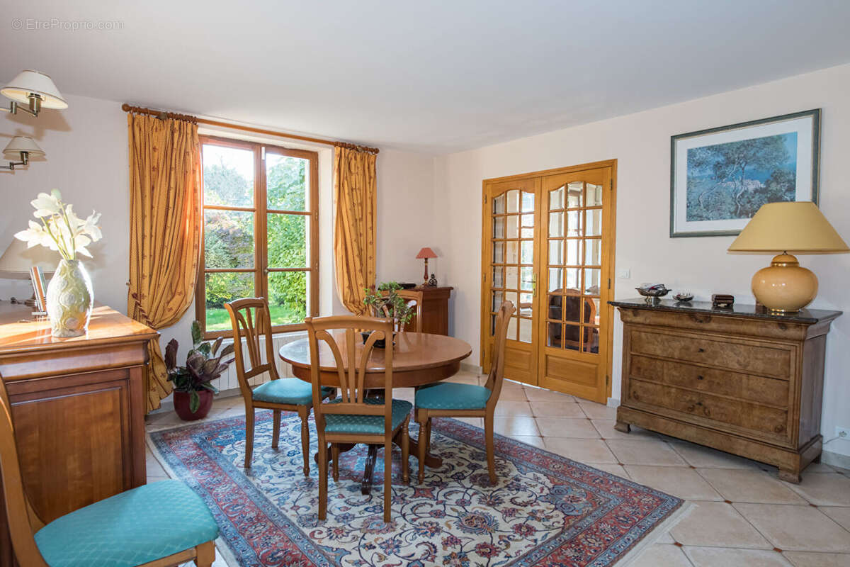 Maison à FEUCHEROLLES