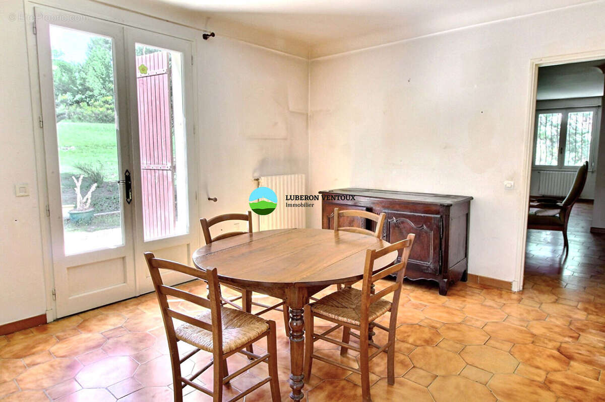 Villes sur Auzon, maison à rénover avec 2 dépendances et piscine sur parcelle de plus d'un Ha - photo 9