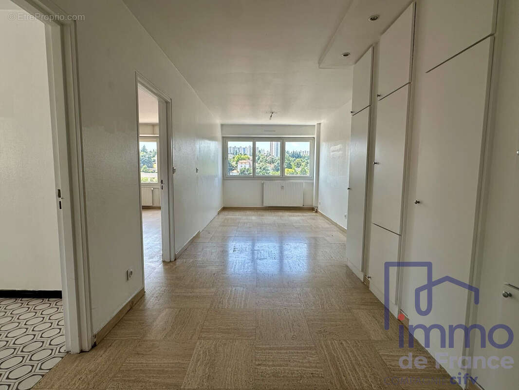 Appartement à SAINT-ETIENNE