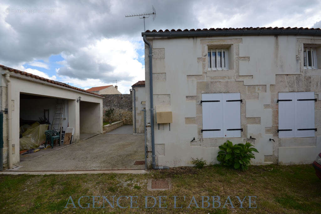 Pont l abbé d'arnoult centre ville maison 134 m2 3 chambres double garage - photo 2