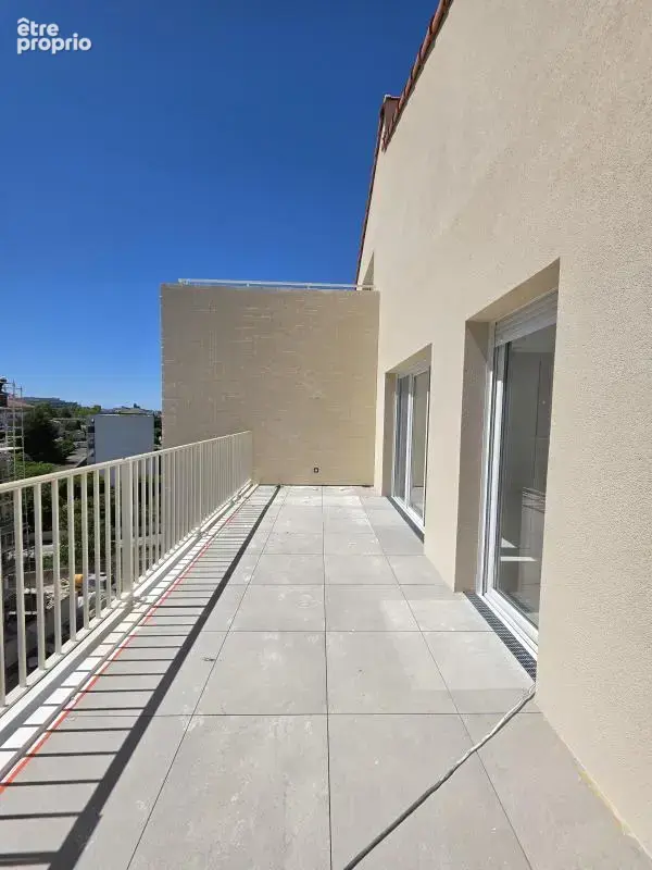 Appartement de type 3 en dernier étage avec 15m² de terrasse + parking - photo 4