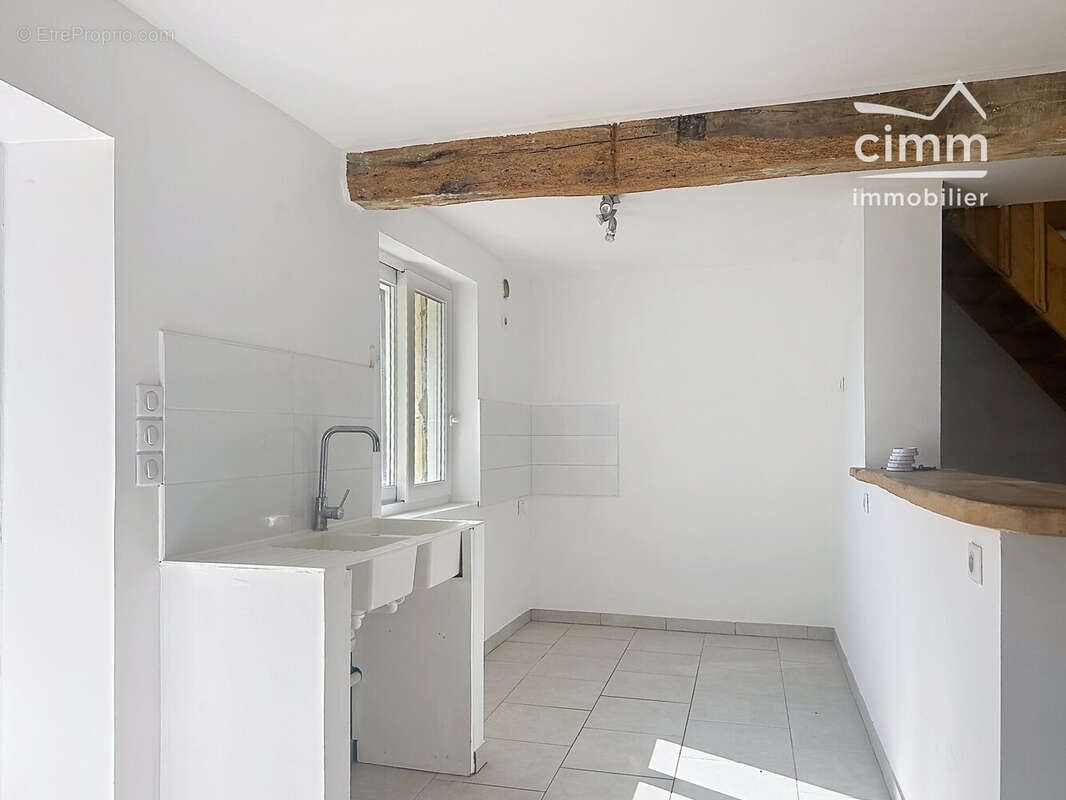 Maison 109 m² à Chateau-Renard  - photo 4