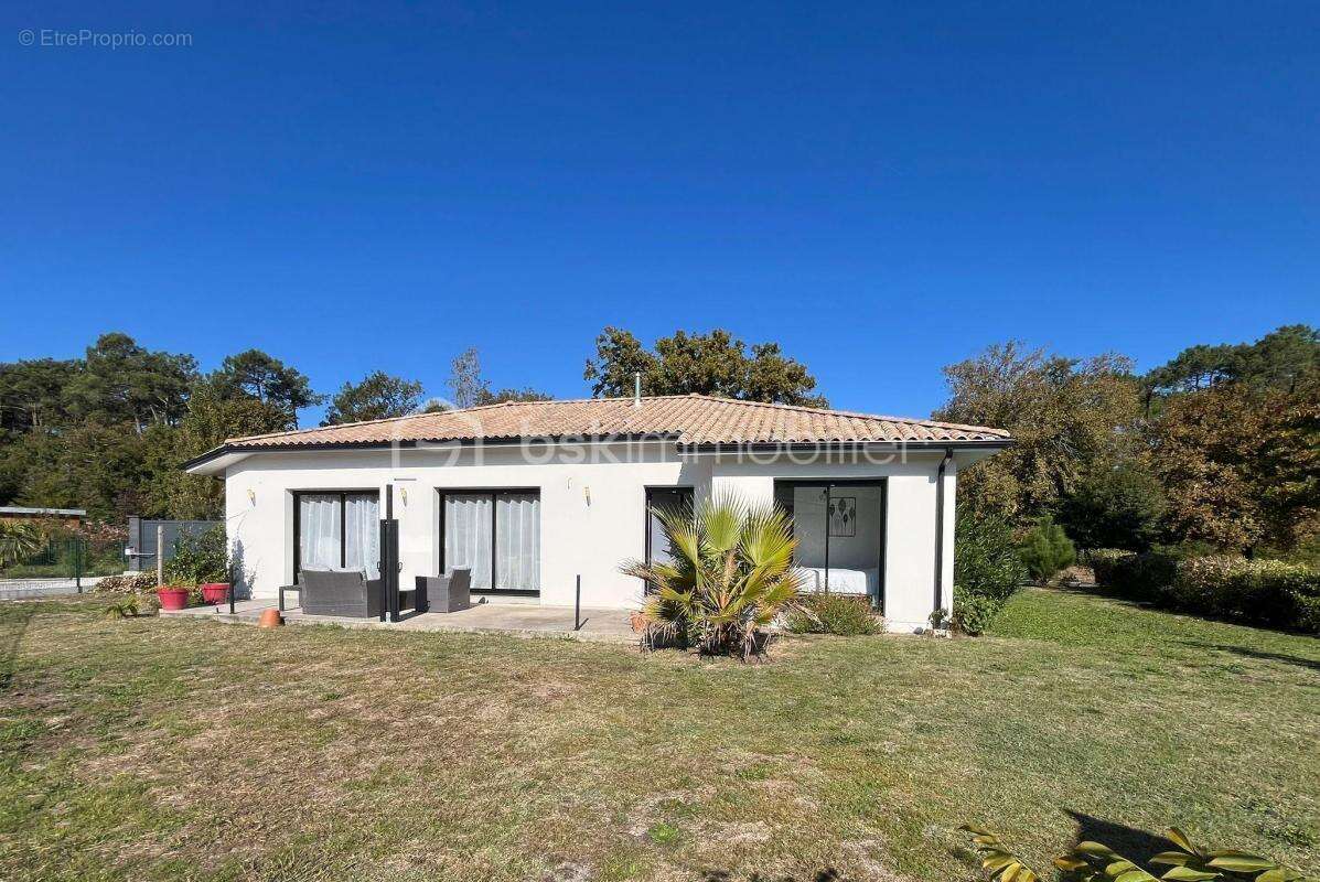 Maison à SAINT-JULIEN-EN-BORN