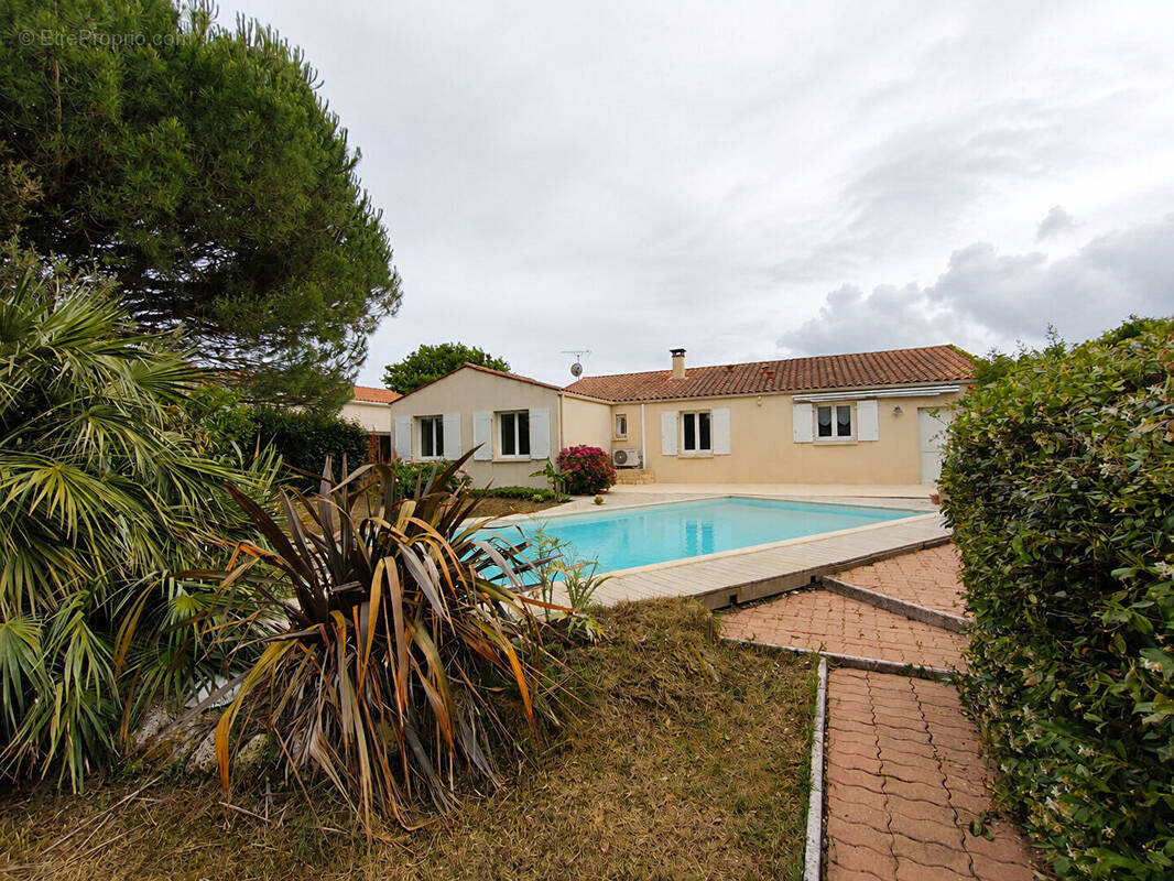 Maison à PORT-DES-BARQUES