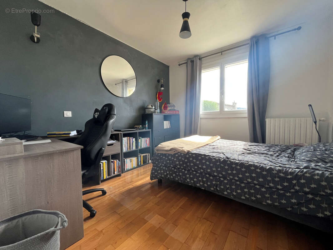 Maison à LA ROQUETTE-SUR-SIAGNE