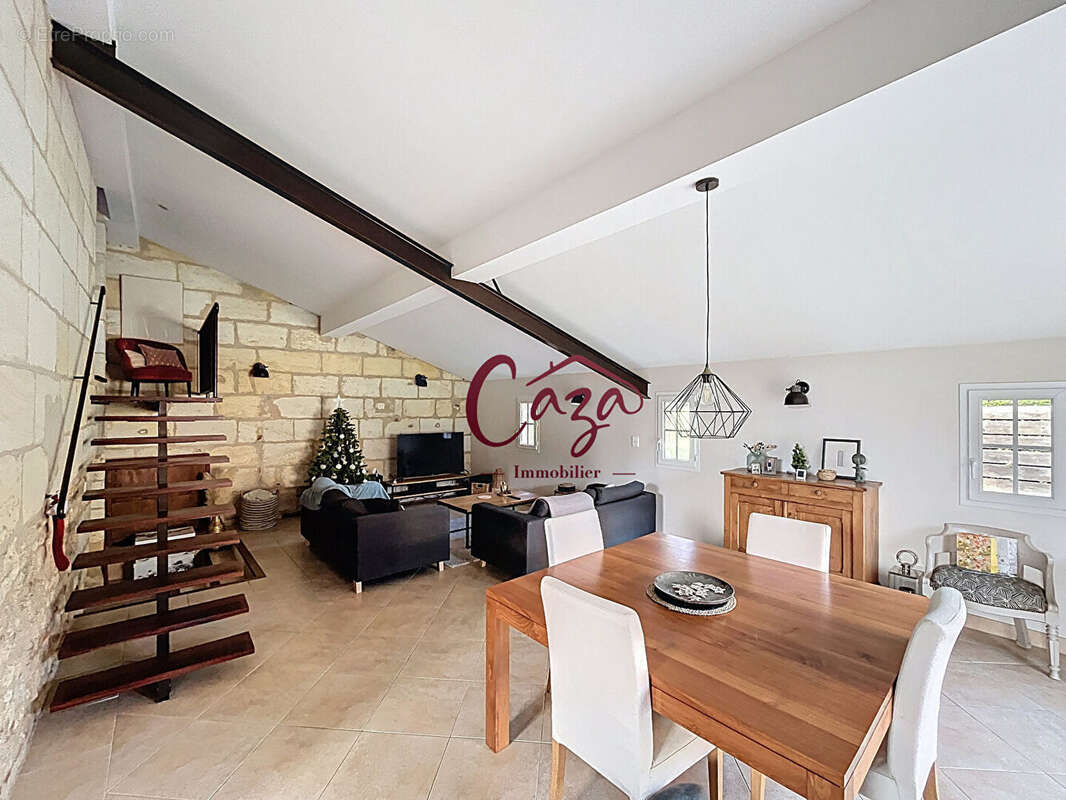 Maison à CAMBLANES-ET-MEYNAC