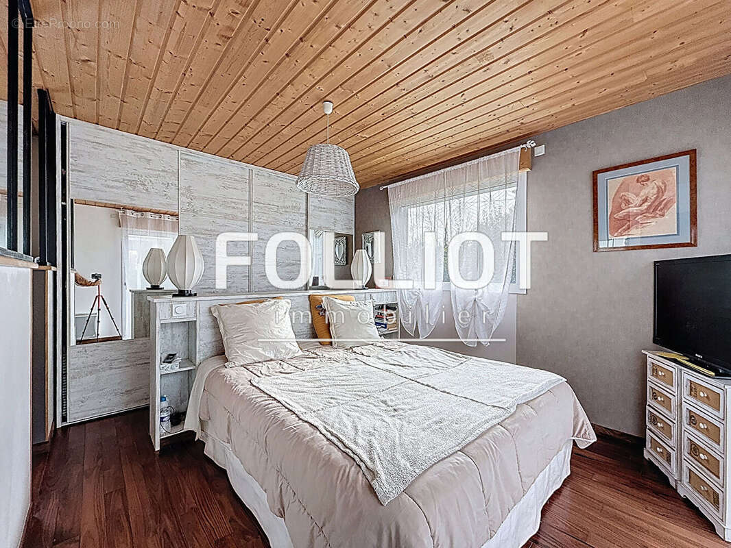 Maison à SAINT-PIERRE-LANGERS