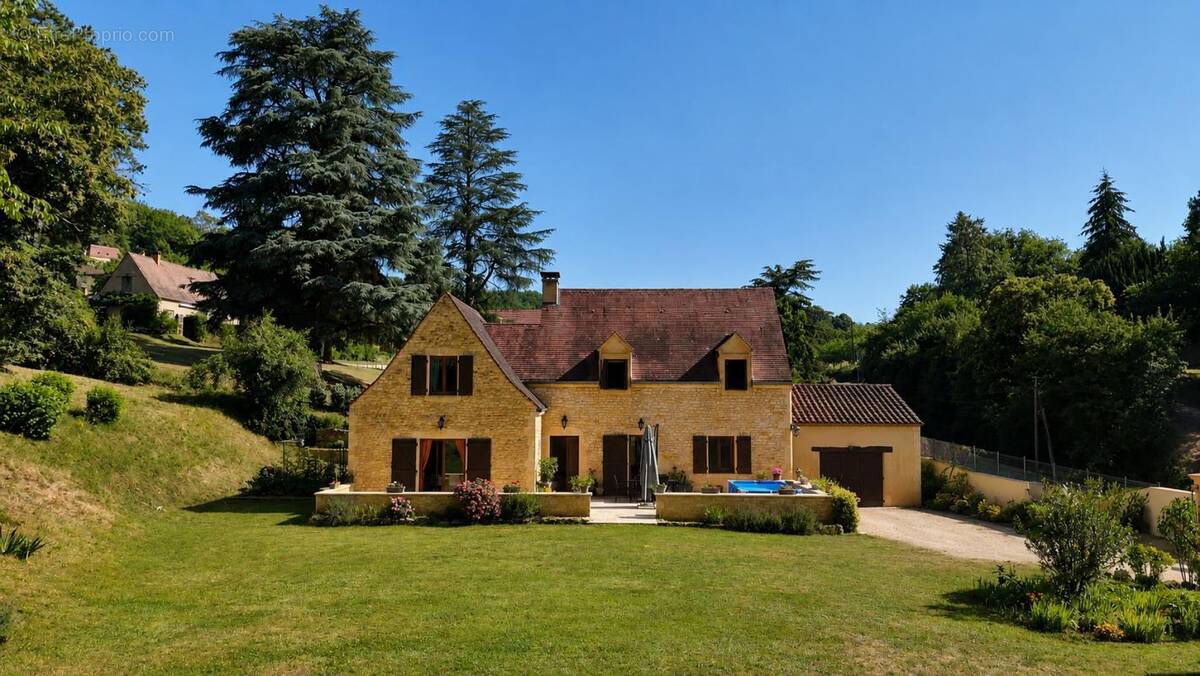 Maison à BEYNAC-ET-CAZENAC