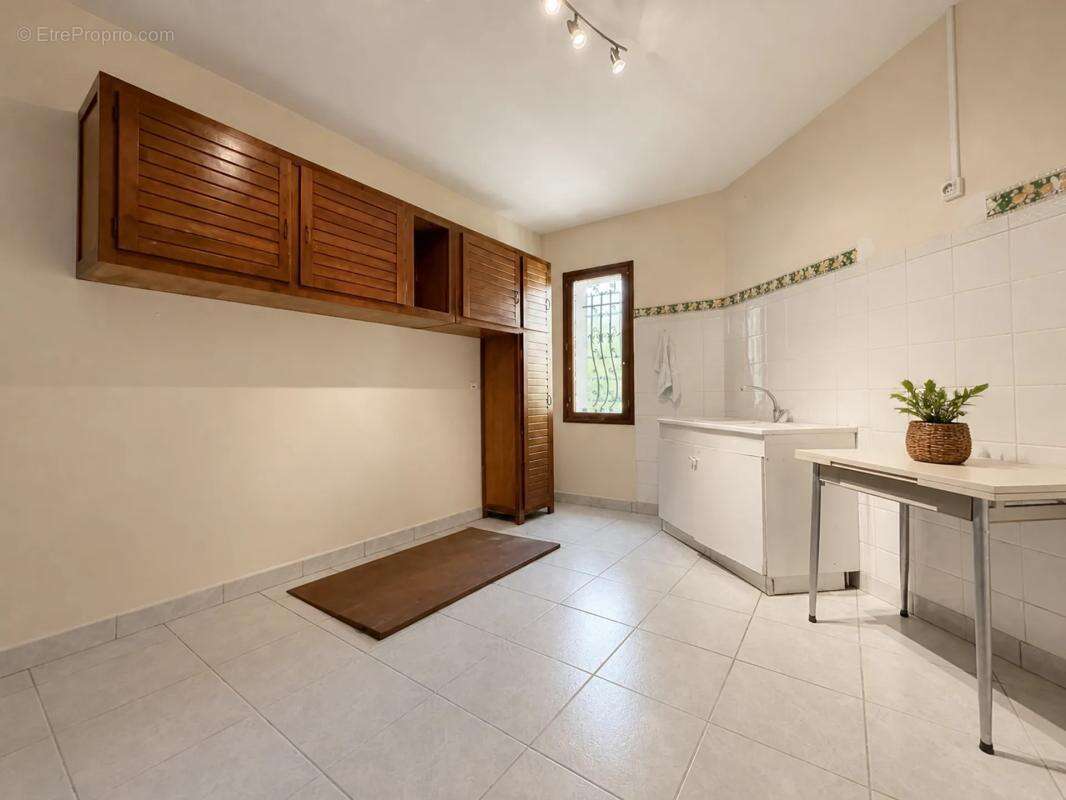 Maison plain-pied de 6 pièces de 185 m² à Eaunes - photo 5
