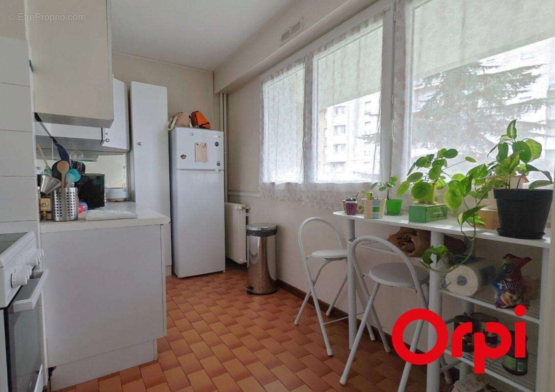 Appartement à LYON-8E
