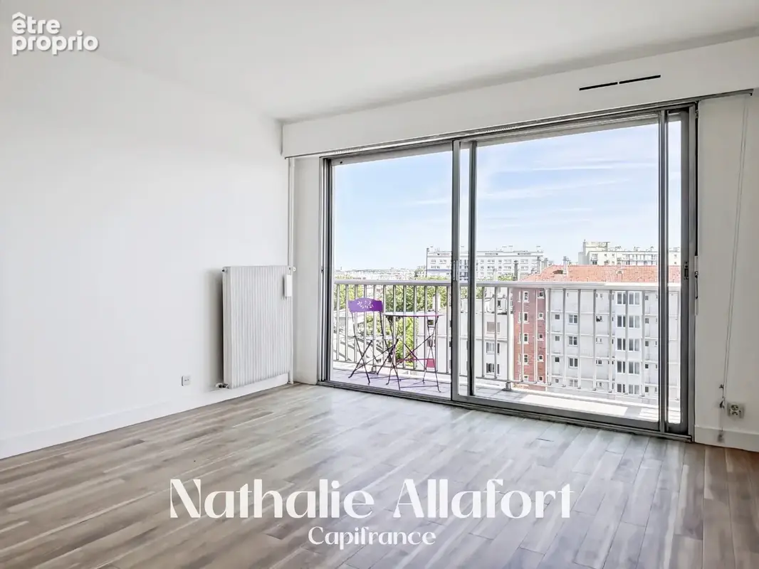 MONTROUGE Métro – 2 pièces, dernier étage, balcon, parking et cave - photo 2