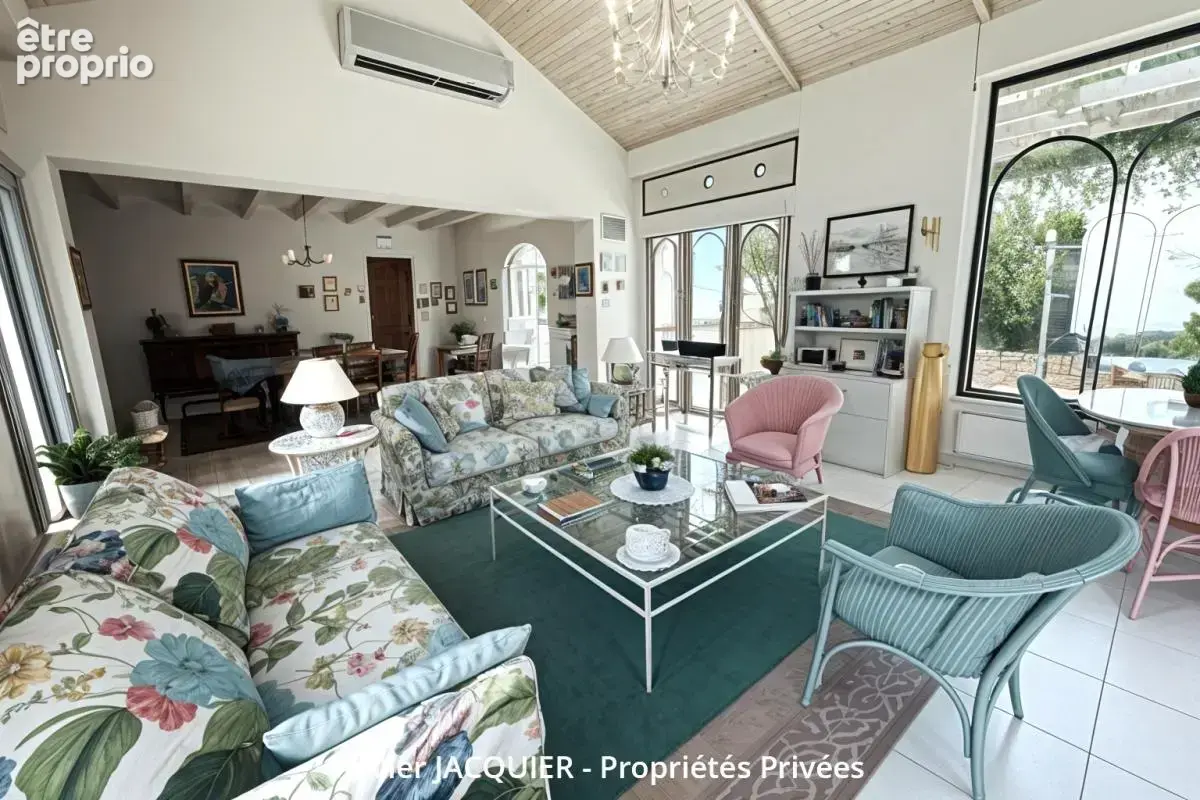 Belle maison familiale - 7 pièces - 263 m² - Centre bourg - photo 12