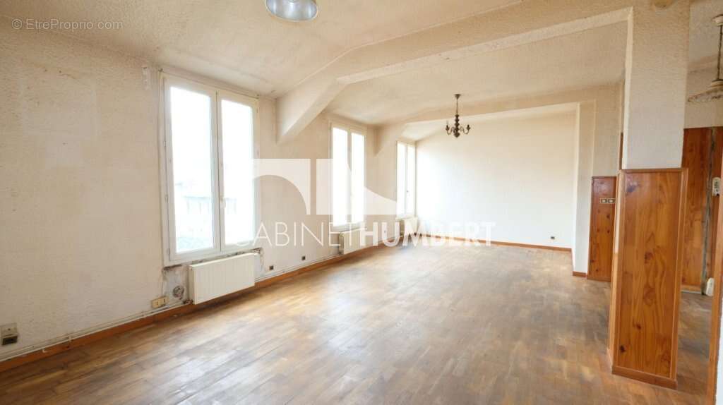 Appartement à SAINT-ETIENNE