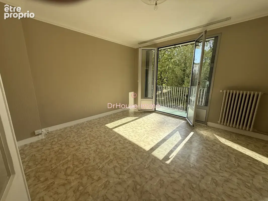 Appartement 4 pièces 78 m² à vendre à La Celle-Saint-Cloud (78170) - photo 11