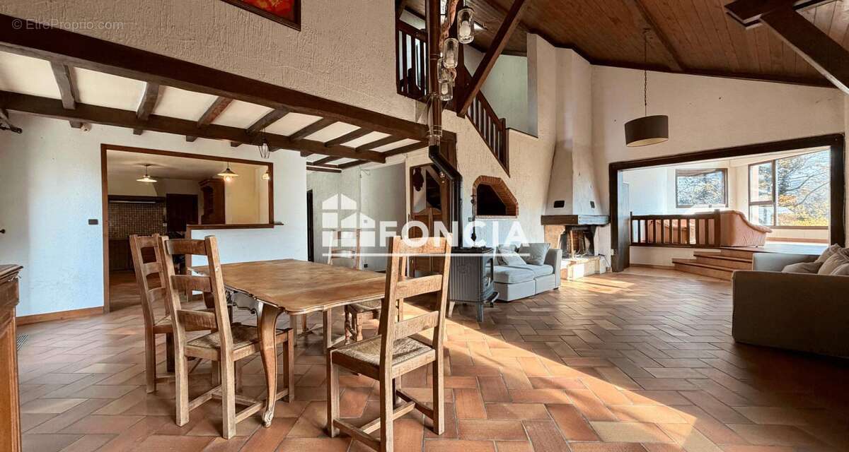 Maison à MONTBONNOT-SAINT-MARTIN