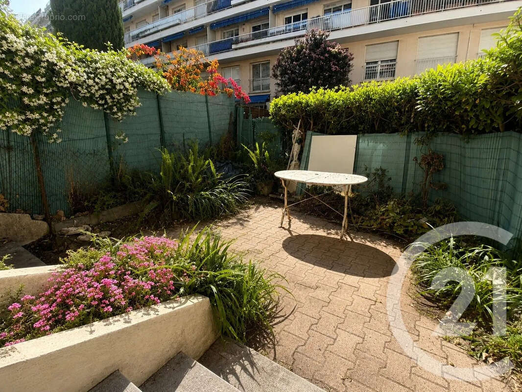 Appartement à LE CANNET