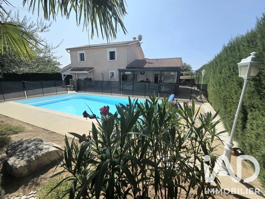 Photo 1 - Maison à CHARNAS