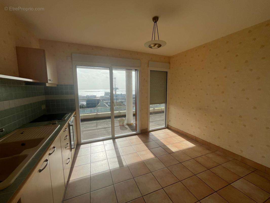 BREST : LA CORNICHE -Appartement T4 avec superbe vue mer - photo 5