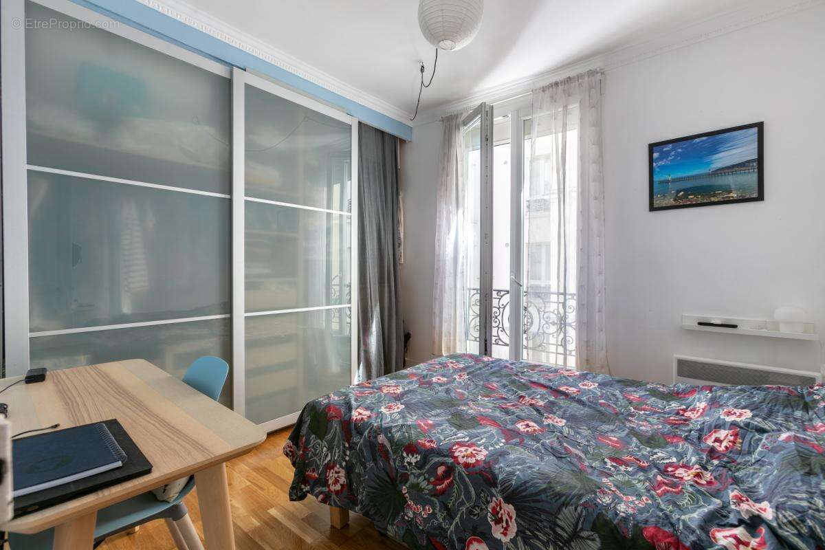 Appartement à PARIS-11E