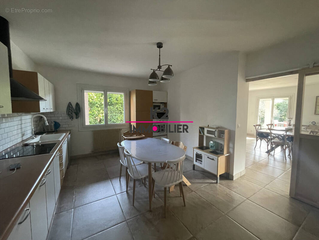 Maison à MONTELIMAR