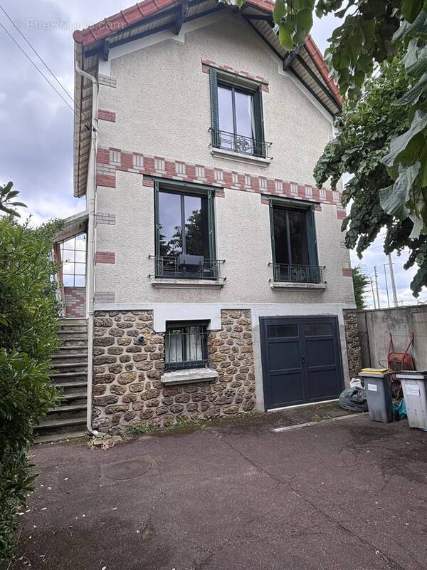 Maison à SARTROUVILLE