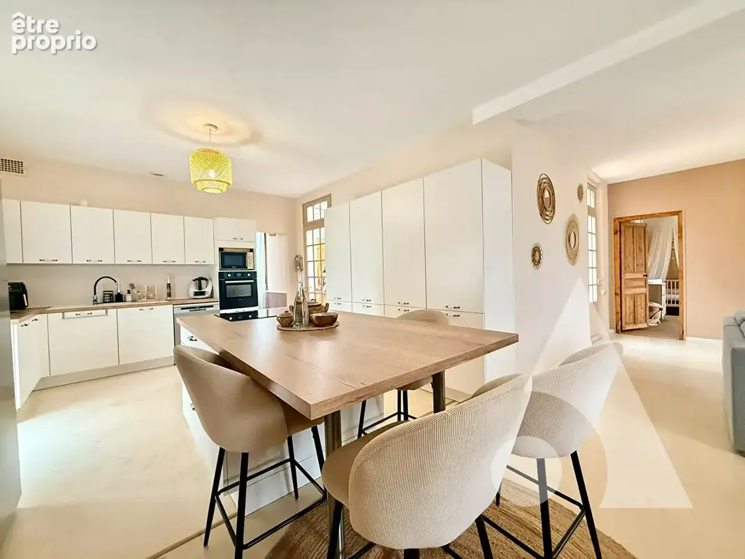 Longère de rénovée de 250m² avec grand terrain et dépendances - photo 1