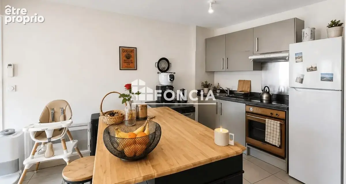 Appartement t3 - centre ville - residence recente et securisee - cogolin - photo 2