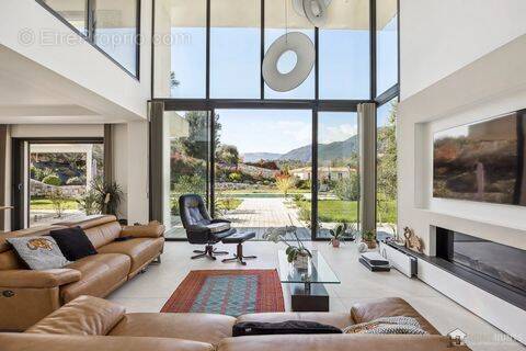 Maison à ROQUEFORT-LES-PINS