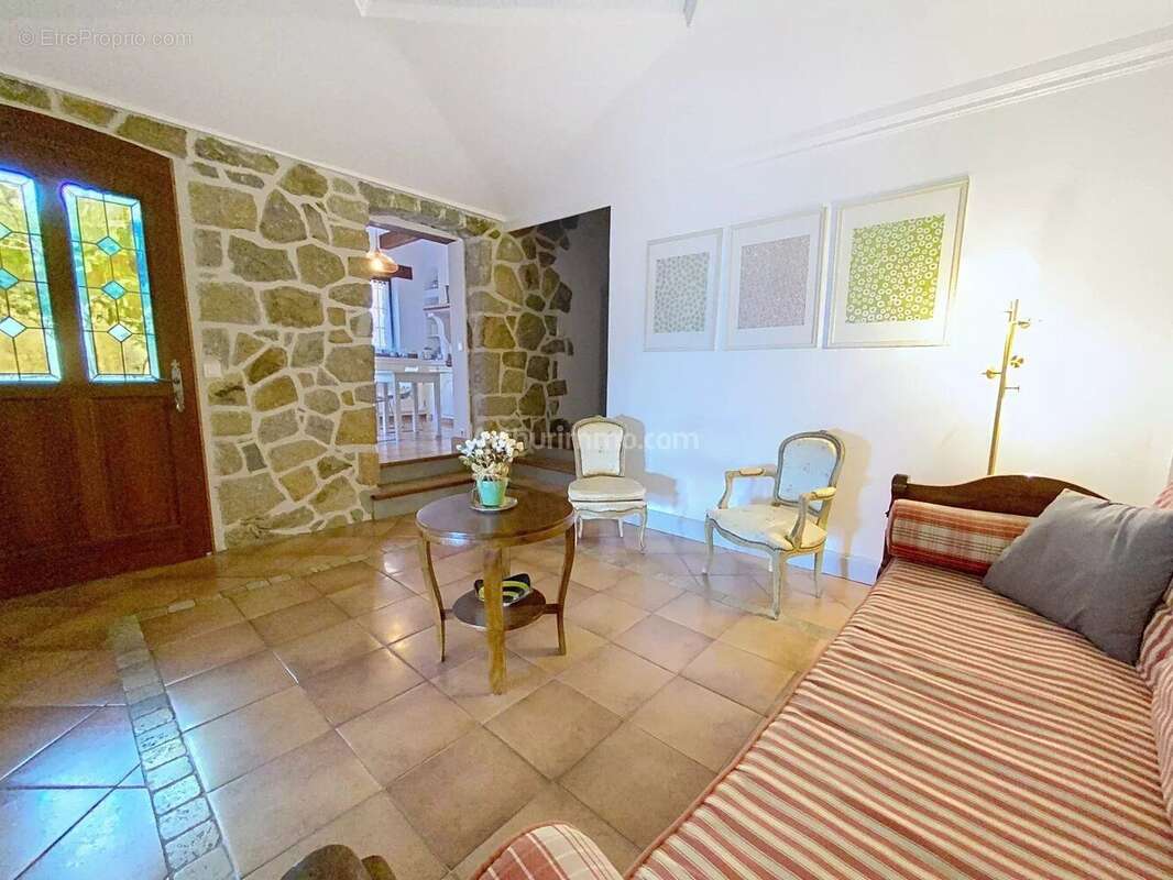 Appartement à CATERI