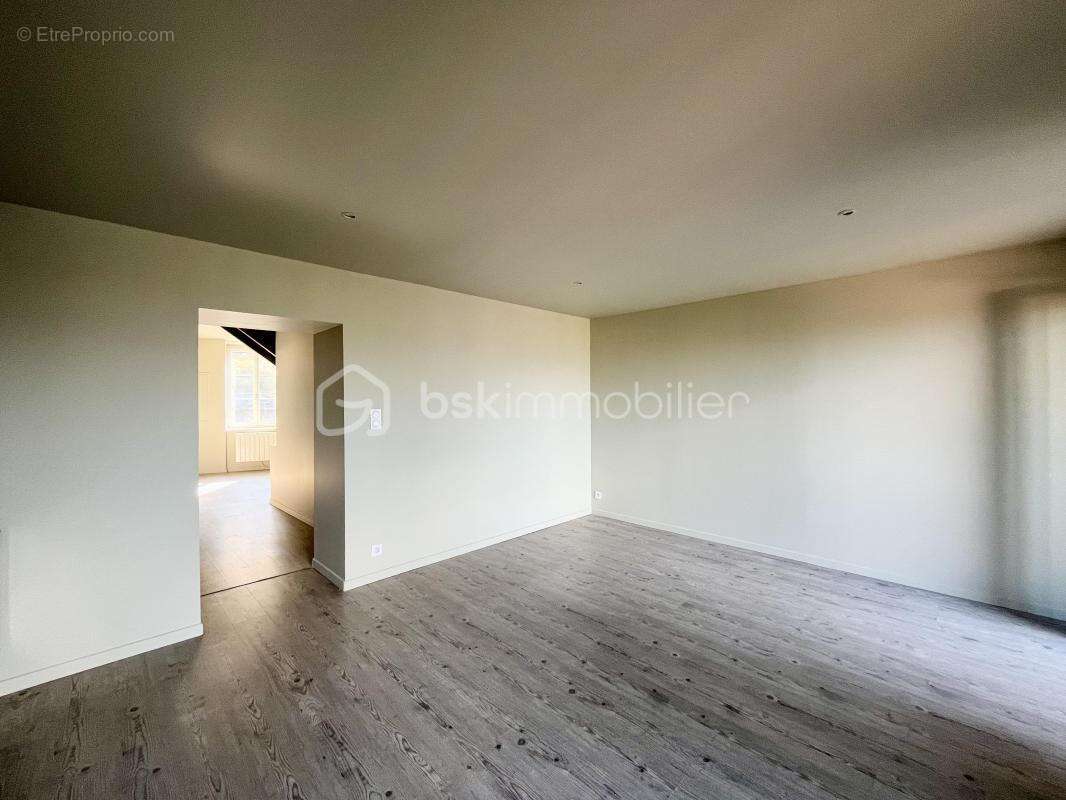 Appartement à POMMIERS