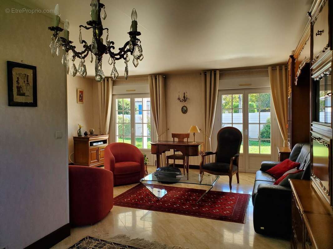 Maison à CHAMPNIERS